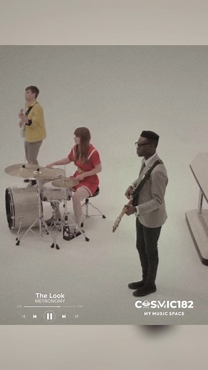 Metronomy - The Look | Song Lyrics Subtitled in Spanish