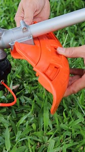 Sabias que tu ECHO SRM-4605 tiene un protector para Nylon que incluye el cortador. Y si vas a trabajar con cuchilla puedes debes cambiar esta pieza por la correspondiente incluida con tu compra. | ECHO Latin America