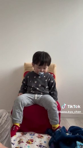 牛乳パックで作るアンパンマン椅子のDIY