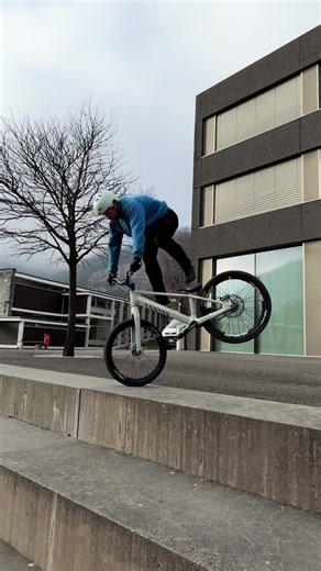 It’s #manualmonday! 💥🚀 #manual #mtb #bike #bmx