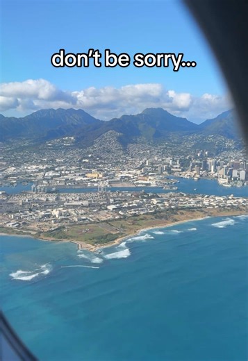 the best thing i ever did was to go traveling alone! i tried for months to get someone to come with me, and when no one would i just went by myself🩵 best choice i ever made✈️ would you ever go solo travelling?🫣#solotraveler #worldtravel #traveltrend #solotravelwoman #traveltiktok