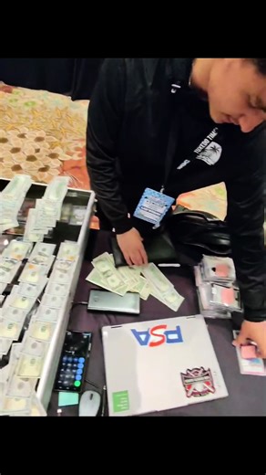 Easy deals with Alex from Paradise Cards #foryoupage #fyp #sportscards #carddeals