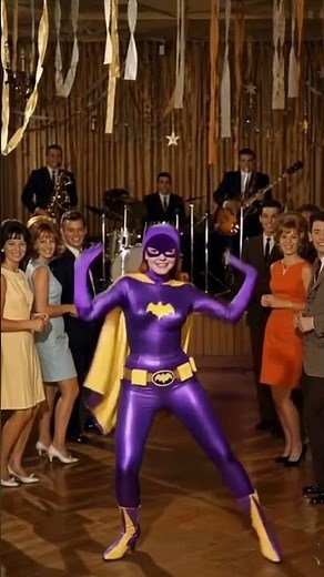 Yvonne Craig é a melhor Batgirl