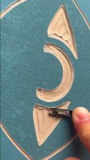 Carving linoleum for a linocut print 🩵👁️✨ #art #printmaking #oddlysatisfying #linocut cut