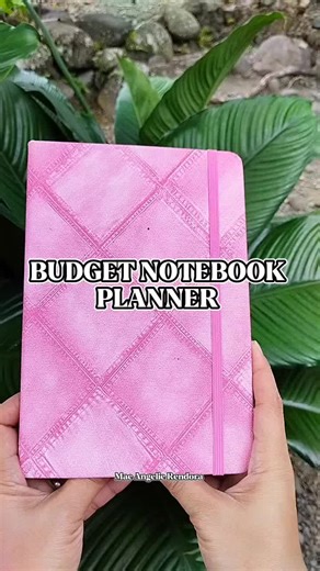 ✨Hey Mommies! Looking for a Budget-Friendly Notebook Planner?✨ You’re in the right place! 💕 Stay organized without breaking the bank — cute, practical, and perfect for your daily hustle! 📒 Budget-Saver 🖊️ Super Functional 💖 Mommy-Approved Grab yours now and slay your to-do list in style! 💪💐