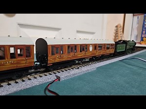 Review of Hornby's LNER Thompson Surburban Coaches