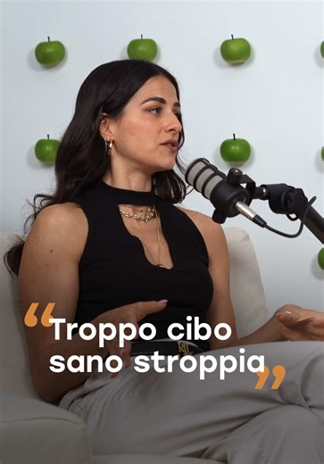 Mangiare sano non significa solo scegliere alimenti “giusti” 👇 Conta anche la quantità e il contesto in cui li consumiamo. Anche un eccesso di verdura può creare squilibri se il corpo non è pronto 🙌 ▶️ Estratto dalla puntata “Silvia Fascians - Riconnettersi al corpo, per ritrovare tutto il resto” 🎧 Disponibile su YouTube e su tutte le principali piattaforme di streaming 🎥 Link in bio Una produzione @noa.marketing #ManteneteviAttivi #ManteneteviAttiviPodcast #Benessere #Consapevolezza #Equili