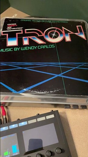 Sampling Wendy Carlos’ Tron (1982) Soundtrack on Maschine