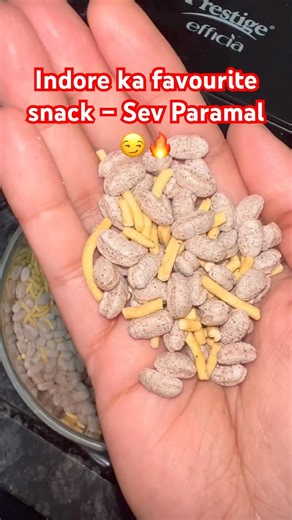 Indore’s Favourite Sev Paramal 😍 Healthy Ragi Murmura Twist 🔥 #shorts #indore #indorefoodies