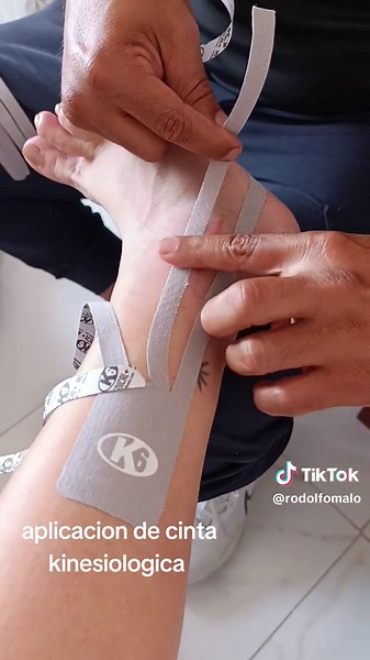 Tutorial para aplicar cinta kinesiológica en el tobillo