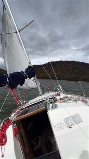 Pushing the #hunter28 to the limit in 40 knots of wind on #wataugalake #solosailing A few moments later my starboard jib sheet detached from the clew, after furling the sail and motoring in, the motor died. Most likely a clogged fuel filter. After reattaching the sheet and I was able to sail back to the marina, but I have never been so lucky. Skill and luck, that’s all sailing is. #wataugalakesailing #lakesailing | Sail Watauga