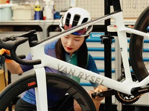 4万预算选公路车之RCR，迪卡侬实力玩家！_哔哩哔哩_bilibili