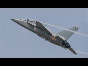 国产新一代高级教练机教-10亮相航展！超强机动性媲美战斗机！20210929 | 军迷天下