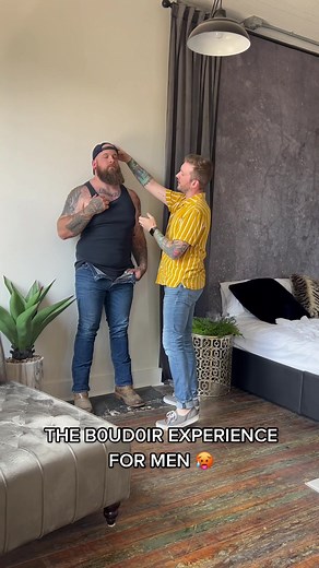 Who’s ready for your man to do a session? 😍 #photography #bodypositivity #FindYourEdge #selflove