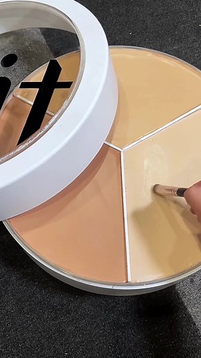 Applying Concealer: Expert Tips for Flawless Makeup