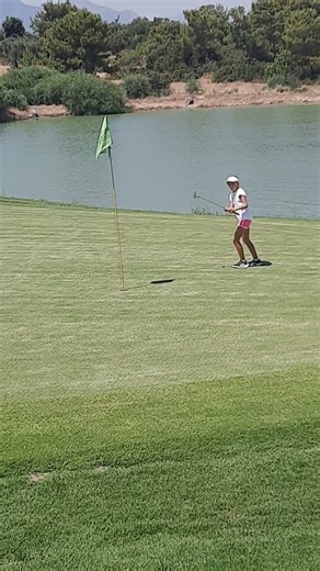 🎯 Perfect Putt | One smooth stroke, straight in the hole. #golfputting #golfputt #juniorgolf