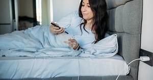 Charging Your Phone With Its Case On? Wow Do We Have Bad News For You