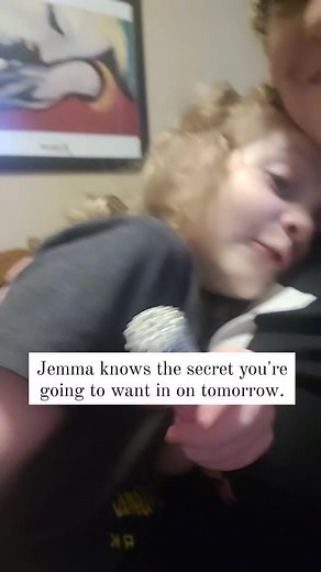 I have the most adorable assistant! 🥰 #kidsofinstagram #makeupmama | Lindsy Leidy