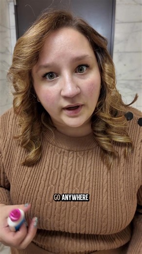 This is what I’m calling Midwest glam. Is it correct? No. Probably not. Am I cute as hell. YUP! I am a makeup lover even if I don’t do it correctly. I love to be a bare faced girly in the summer when I’m in the pool and playing with the kids, because makeup on those days feels pointless, but something about getting just a LITTLE glammed up makes me feel so special! #midwestglam #aggressivemakeuptutorial #makeuptutorial #aggressivetutorials #aggressivetutoriallady | Applesauceandadhd