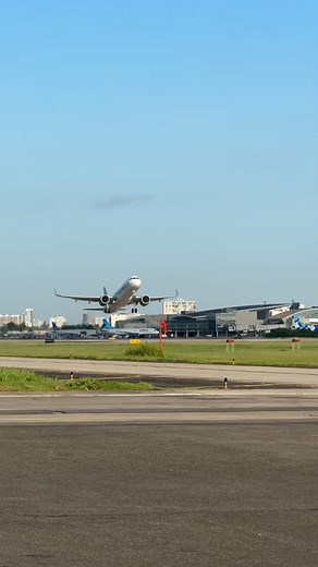 A321-271NX Frontier Airlines Taking Off Runway 10 at TJSJ #planes #planespotting #aviation #pilotlife | Pilot Life | Facebook