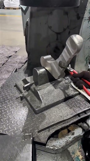 “Aluminum Shaping Process Step-by-Step 🔩”“Raw Metal Se Perfect Shape 🔥