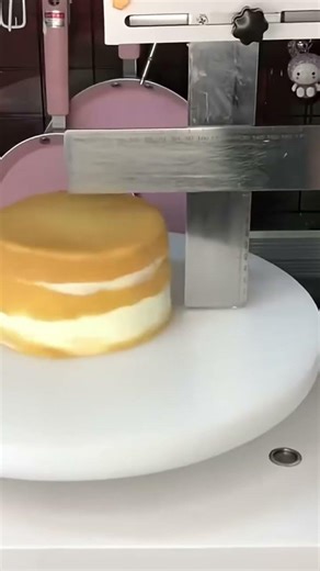 Making cakes easily using simple kitchen tools