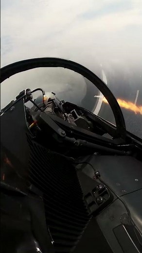 罕見畫面，直擊！空軍F-16V戰機發射AGM-65B小牛飛彈🎯｜F-16V fighter jet launches AGM-65B Maverick missile in an instant.