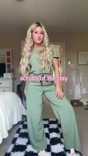 scrubs of the day with @Uniform Advantage use code UAXNURSEMADDIE for $$ off!! #scrubs #uniformadvantage #uniformadvantagepartner
