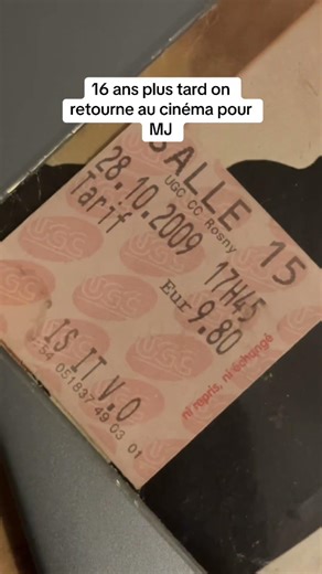 16 plus tard on retourne au cinéma voir Michael Jackson