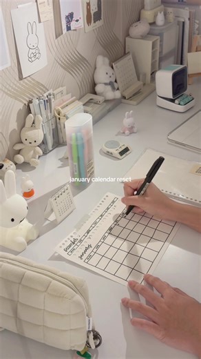 happiest new year everyone!! first calendar reset of 2026 wow cause wdym its 2026 already 😮‍💨 (added smth a little diff this time round what do u think!) #reset #vlog #studytok #monthlyreset #study