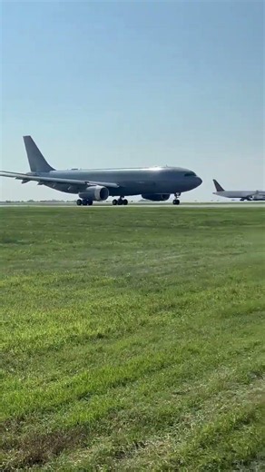 Massive RCAF CC-330 departing Ottawa , close up view !