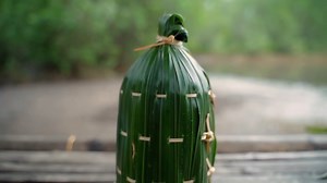 282K views · 12K reactions | Asin sa Buy-o is on the brink of extinction with only a handful of salt-makers left in the Philippines. In this video, we learn more about its rich history and how it’s made today. Interested in Asin sa Buyo? https://sambalibeachfarm.com/ For orders and inquiries please contact 09276485505 or https://www.ritual.ph/products/fine-sea-salt-zambales | FEATR | Facebook