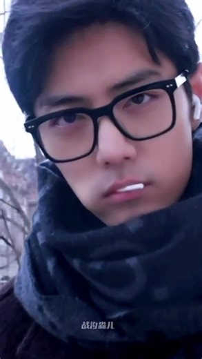 Let’s begin the day with the quiet warmth of Xiao Zhan’s natural charm.