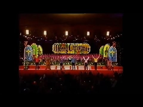 The Wiggles - The Wiggle Owl Medley (Live at Carols in the Domain 2001)