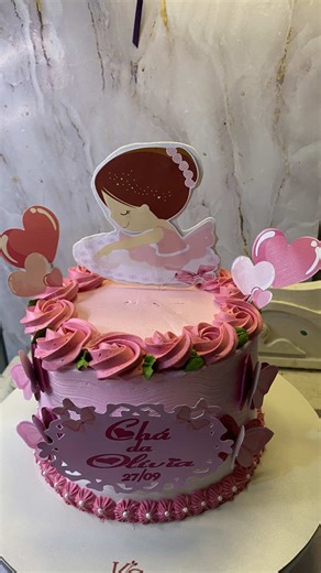 Bolo Encantado para o Chá da Olívia com Muito Amor