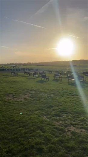 Great to be able to take six youngsters for a gallop around @newburyracecourse this morning. A great experience for them, and exciting for the future. @sheehan_gavin @joe.a_4 @izzi_ryder @jmdavies1984 @lucysnowden_1980 @betvictor | Jamie Snowden Racing