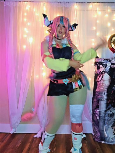 my tail understood the assignment #cosplay #genshinimpact #varesacosplay #varesa #dance