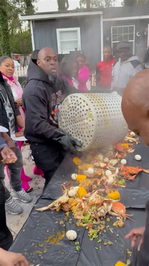 This how ya'll seafood boils look? 🦀