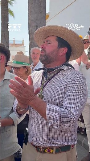 Pilgrims of the Brotherhood of El Rocío from Espartinas singing to the Simpecado