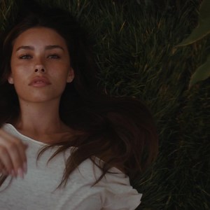 silence between songs out now !! 🤍🌾 | Madison Beer