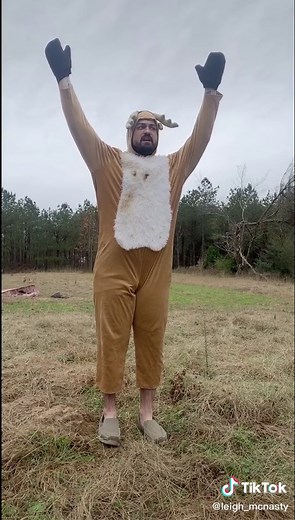 What doe calls sound like to bucks #deer #deerhunt #buck #deercall #deerhunting #hunting #hunter #deerhunter