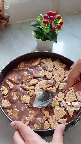 ❤️❤️❤️ #كيك #كيكة_الشكولاته #كيكة #CapCut #fyp #foryoupage #fypage #algeria #foryou #manel_sweets #pourtoi #اللهم_صلي_على_نبينا_محمد #fortnite #hashtag #trendingvideo #الجزائر #tiktok #manel_boufrioua