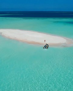 Destination: 🤫 Come on board Four Seasons Explorer and get whisked away for the perfect castaway experience. Step into ultimate seclusion here: https://bit.ly/2KrEIKY 📹 @michutravel (IG) | Four Seasons Resorts Maldives