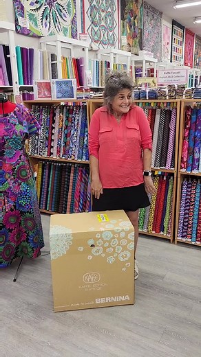 They've arrived! The sister to the Kaffe Special Edition 770 QE Plus machine, the bright and bold 475! 👏👏👏 Check out our unboxing video and come to our store to see it for yourself!!! #bernina #berninaworldofsewing #berninaxkaffe #berninakaffeedition #bernina475