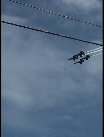 Blue Angels Tight Diamond Loop & Stunning Close-Up Low Pass!