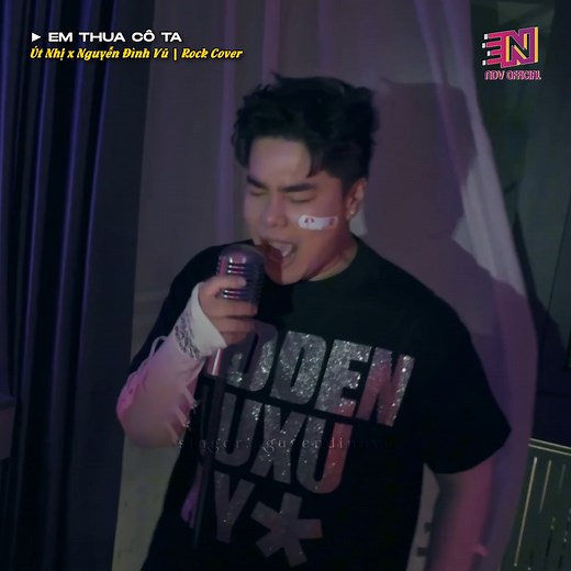 857K views · 21K reactions | Cô ấy có hoa có quà Trên lối em về có cô đơn lệ nhoà.. Cảm ơn NS Jin Tuấn Nam và Đối Tác TD Network, Út Nhị đã support Nguyễn Đình Vũ trong dự án này nha ❤ #NguyenDinhVu #UtNhi #EmThuaCoTa #Cover | Nguyễn Đình Vũ | Facebook