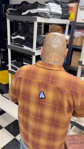 This is how i pack and ship all of my t-shirt orders for the post office. Using USPS is the cheapest and easiest shipping method for my business. I only ship to all 50 United states, I do not do any international shipping because i had bad experiences with customs in the past. #tshirt #smallbusiness #diy | Big Brandoh TV