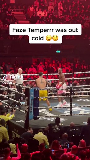 KSI with a mean combo for the win 😳 (via @Nath_Arm) #ksi #fazetemperr #knockout #professional #boxing