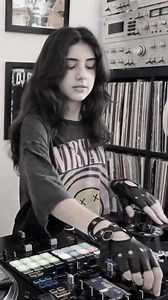 Ahh Yeah 🎚️🔥 My scratch lessons! Learn how to scratch with me! https://nas.io/teamdjmichelle/products/bpim 100 FREE SCRATCH SAMPLES & BEATS https://nas.io/teamdjmichelle/products/huaf One on One Lessons https://nas.io/teamdjmichelle/products/11-session-with-dj-michelle FOLLOW ME ON SOCIAL MEDIA: https://www.instagram.com/iamdjmichelle/ https://www.tiktok.com/@iamdjmichelle? https://www.mixcloud.com/iamdjmichelle/ https://soundcloud.com/iamdjmichelle https://www.threads.net/@iamdjmichelle https
