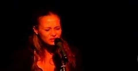 Fiona Apple "I Know" live at the Largo